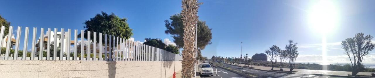 Modern Seafront Flat With A Private Garage Daire El Médano Dış mekan fotoğraf